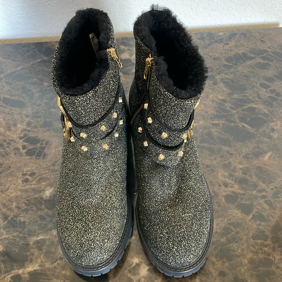 NWOT Ross & Snow Stefana Gold Glitter Black Leather Ankle Combat Boots Size 8 - Picture 4 of 13